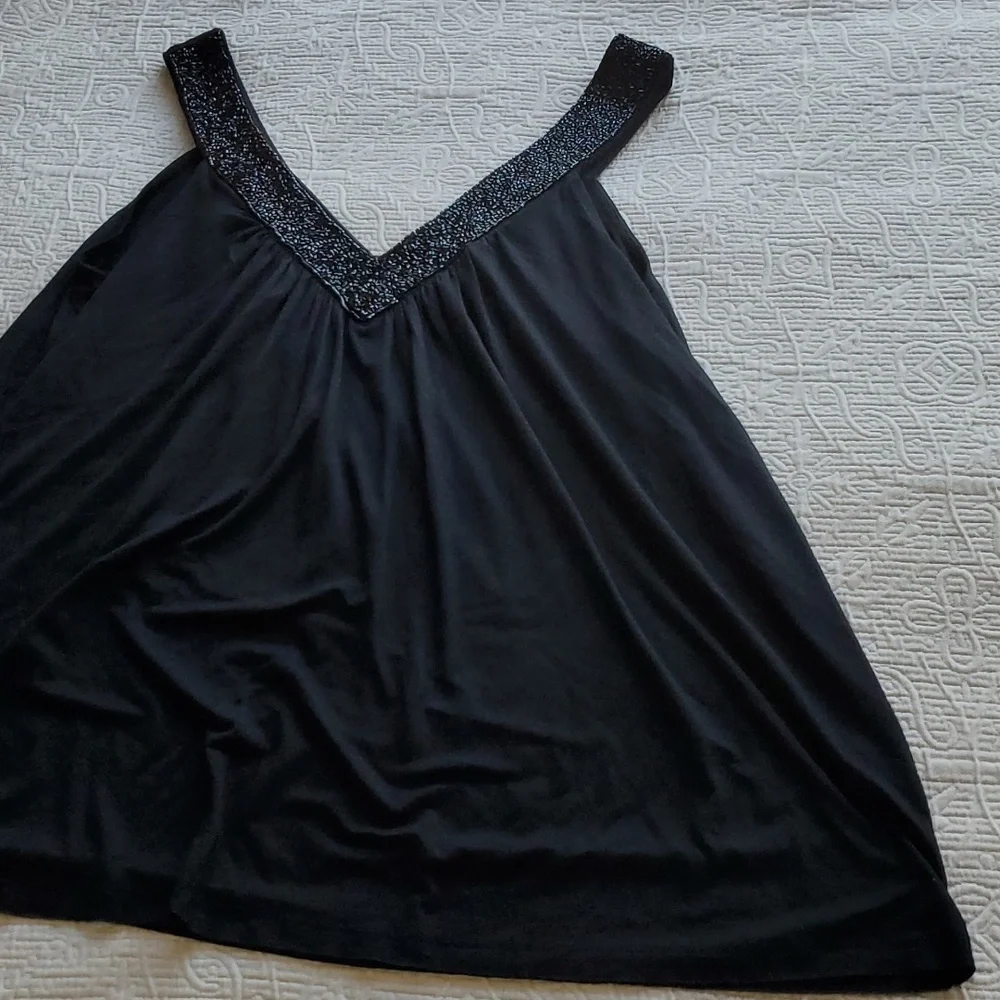 💥Lovestitch Tank Top - Picture 3 of 12